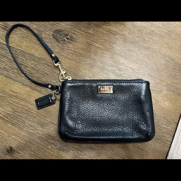 Coach leather wristlet - Picture 2 of 7